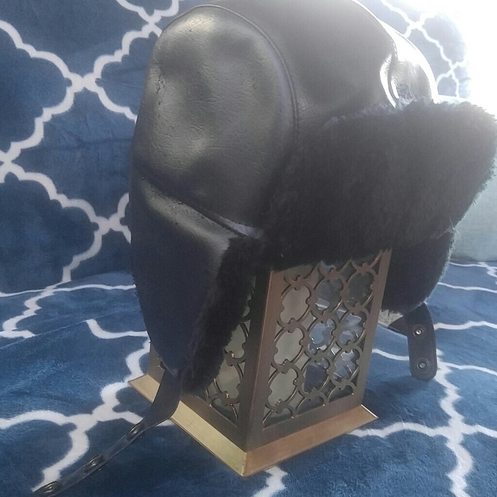 Broner leather hat